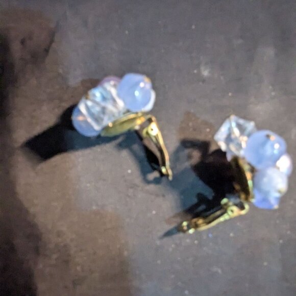 Vintage Clip-On Bead Cluster Earrings Blue Floral Design Made In W Germany - Picture 4 of 8